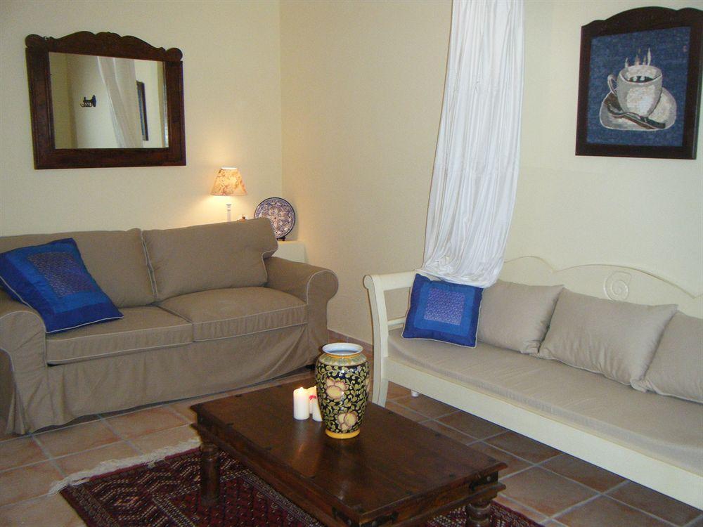 פלקסטרון Olive Coast Suites מראה חיצוני תמונה